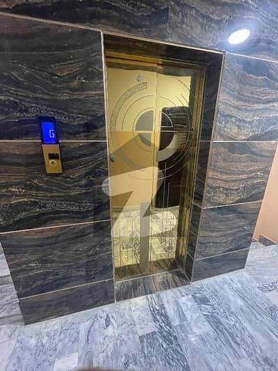 Prime Location 2400 Square Feet Flat For Grabs In Gulshan-e-Iqbal Town