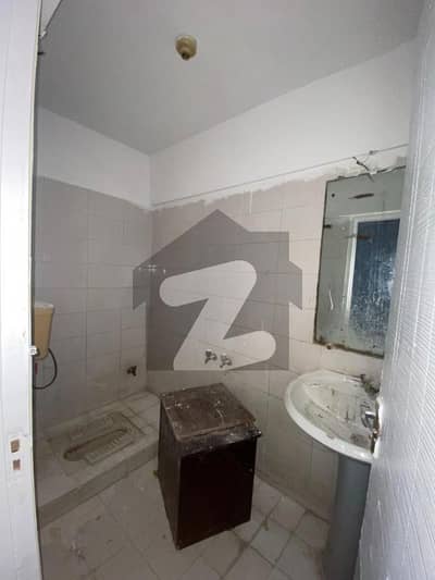 کلفٹن ۔ بلاک 3 کلفٹن,کراچی میں 3 کمروں کا 8 مرلہ فلیٹ 1.5 لاکھ میں کرایہ پر دستیاب ہے۔