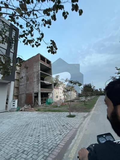 4 MARLA COMMERCIAL HOT LOCATION PLOT IN ROSE FACING 10 MARLA   THE WALK