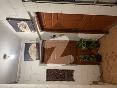 کلفٹن ۔ بلاک 2 کلفٹن,کراچی میں 2 کمروں کا 6 مرلہ فلیٹ 1.25 لاکھ میں کرایہ پر دستیاب ہے۔