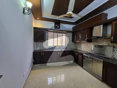1 Kanal Upper Portion for Rent Spacious 3 Bed | Prime Location | All Facilities Available!