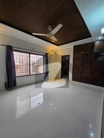 1 Kanal Upper Portion For Rent Spacious 3 Bed | Prime Location | All Facilities Available!