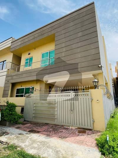 بحریہ ٹاؤن فیز 8 ۔ سفاری ویلی بحریہ ٹاؤن فیز 8,بحریہ ٹاؤن راولپنڈی,راولپنڈی میں 5 کمروں کا 7 مرلہ مکان 2.45 کروڑ میں برائے فروخت۔