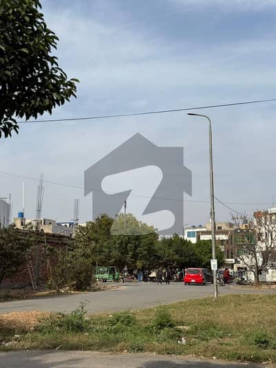 10 MARLA GOOD LOCATION PLOT AVAILABLE FOR SALE