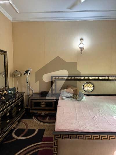 ڈی ایچ اے فیز 2 - بلاک ایس فیز 2,ڈیفنس (ڈی ایچ اے),لاہور میں 4 کمروں کا 10 مرلہ مکان 4.7 کروڑ میں برائے فروخت۔