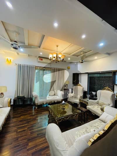 آرکیٹیکٹس انجنیئرز ہاؤسنگ سوسائٹی لاہور میں 5 کمروں کا 1 کنال مکان 6.75 کروڑ میں برائے فروخت۔