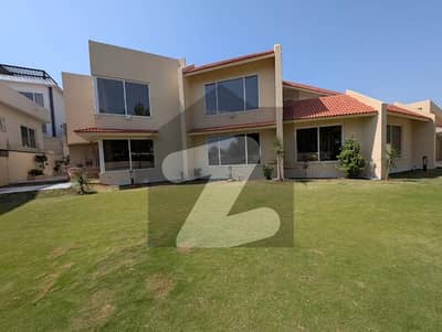 بحریہ گارڈن سٹی بحریہ ٹاؤن,اسلام آباد میں 6 کمروں کا 2 کنال مکان 3.5 لاکھ میں کرایہ پر دستیاب ہے۔