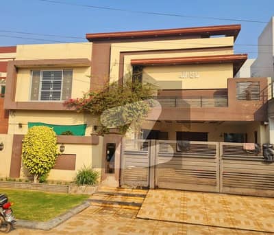 ویلینشیاء ہاؤسنگ سوسائٹی لاہور میں 4 کمروں کا 1 کنال مکان 5.65 کروڑ میں برائے فروخت۔ ویلینشیاء ہاؤسنگ سوسائٹی لاہور میں 4 کمروں کا 1 کنال مکان 5.65 کروڑ میں برائے فروخت۔