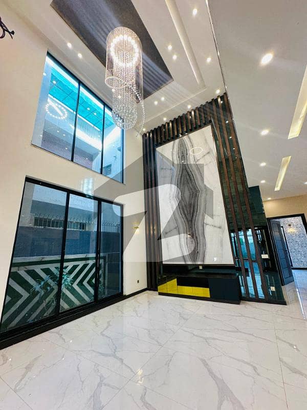 1 Kanal Beautiful House For Sale 1 Kanal Beautiful House For Sale