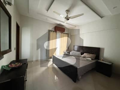 5 Marla Well-Maintained House Park Facing in Paragon City