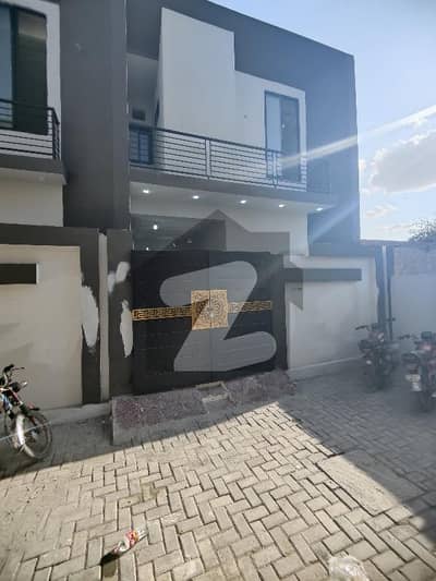 ایم اے جناح روڈ ملتان میں 3 کمروں کا 3 مرلہ مکان 95.0 لاکھ میں برائے فروخت۔