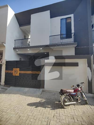 ایم اے جناح روڈ ملتان میں 5 کمروں کا 4 مرلہ مکان 1.25 کروڑ میں برائے فروخت۔