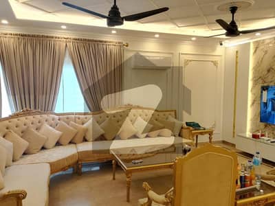 ڈی ایچ اے فیز 6 - بلاک ایچ فیز 6,ڈیفنس (ڈی ایچ اے),لاہور میں 5 کمروں کا 1 کنال مکان 11.9 کروڑ میں برائے فروخت۔