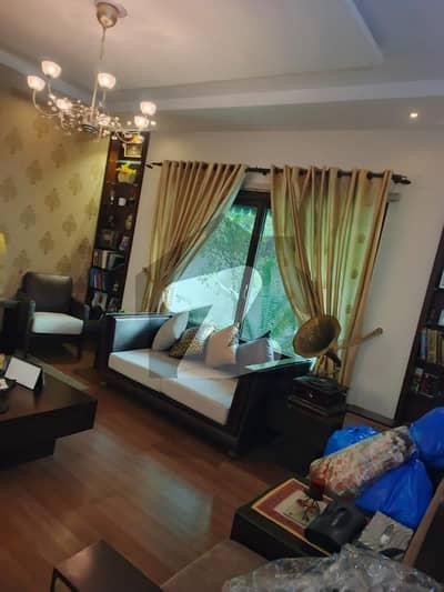 بحریہ ٹاؤن جاسمین بلاک بحریہ ٹاؤن سیکٹر سی,بحریہ ٹاؤن,لاہور میں 3 کمروں کا 10 مرلہ مکان 3.25 کروڑ میں برائے فروخت۔