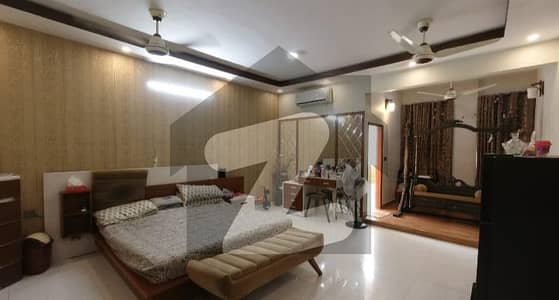 گلشن اقبال - بلاک 13-ڈی2 گلشنِ اقبال,گلشنِ اقبال ٹاؤن,کراچی میں 5 کمروں کا 8 مرلہ مکان 5.5 کروڑ میں برائے فروخت۔