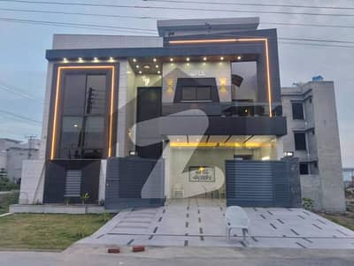 10 Marla Brand New House Available For Sale 10 Marla Brand New House Available For Sale