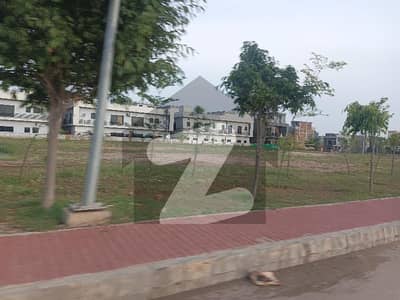 بحریہ ٹاؤن فیز 8 - بحریہ آرچرڈ بحریہ ٹاؤن فیز 8,بحریہ ٹاؤن راولپنڈی,راولپنڈی میں 1 کنال رہائشی پلاٹ 65.0 لاکھ میں برائے فروخت۔