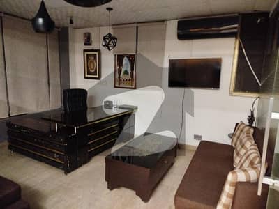 1 KANAL BRAND NEW FULLY FURNISHED UPPER PORTION AVALIABLE FOR RENT ALL FACILITIES AVALIABLE E. T. C