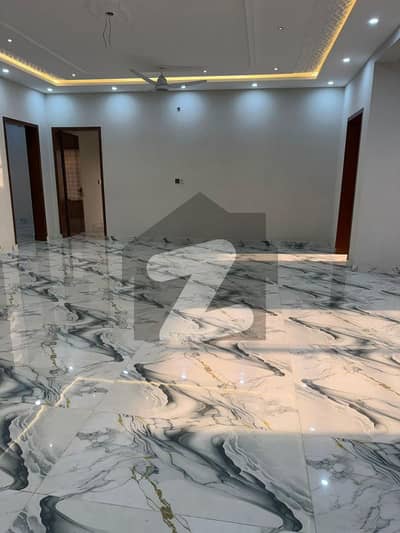 فضائیا هاوسنگ سکیم ترنول,اسلام آباد میں 8 کمروں کا 1 کنال مکان 7.5 کروڑ میں برائے فروخت۔