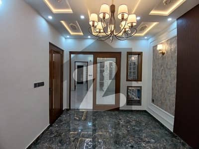 5 Marla Corner Ultra Modren House For Sale in H3 Block Near Canal Road Emporium Mall Lahore