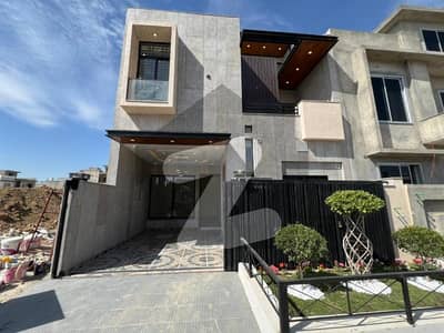 ایم پی سی ایچ ایس ۔ بلاک ایف ایم پی سی ایچ ایس ۔ ملٹی گارڈنز,بی ۔ 17,اسلام آباد میں 3 کمروں کا 5 مرلہ مکان 2.5 کروڑ میں برائے فروخت۔