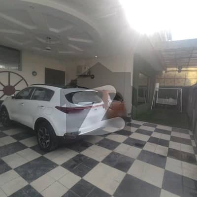 پی جی ای سی ایچ ایس فیز 2 پنجاب گورنمنٹ ایمپلائیز سوسائٹی,لاہور میں 5 کمروں کا 1 کنال مکان 5.65 کروڑ میں برائے فروخت۔