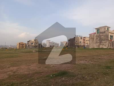 بحریہ ٹاؤن فیز 8 ۔ سیکٹر ایف - 5 بحریہ ٹاؤن فیز 8,بحریہ ٹاؤن راولپنڈی,راولپنڈی میں 1 کنال رہائشی پلاٹ 45.0 لاکھ میں برائے فروخت۔