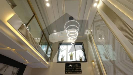 شاہراہِ فیصل کراچی میں 5 کمروں کا 1 کنال فلیٹ 13.0 کروڑ میں برائے فروخت۔