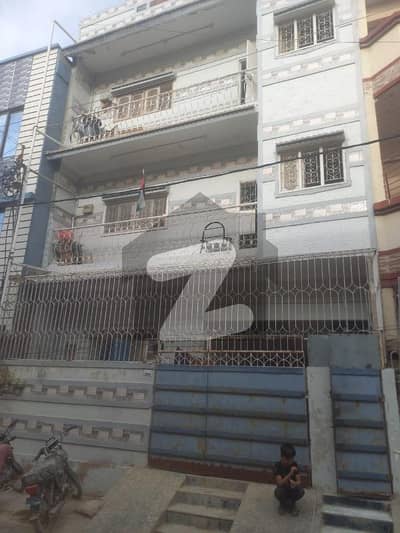 نارتھ کراچی ۔ سیکٹر 10 نارتھ کراچی,کراچی میں 6 کمروں کا 5 مرلہ مکان 3.15 کروڑ میں برائے فروخت۔