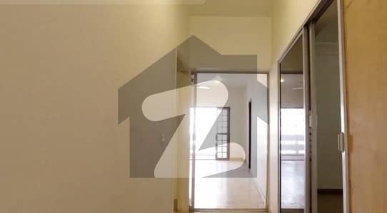 خالد بِن ولید روڈ کراچی میں 3 کمروں کا 7 مرلہ فلیٹ 3.0 کروڑ میں برائے فروخت۔