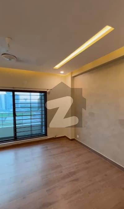 عسکری 11 - سیکٹر ڈی عسکری 11,عسکری,لاہور میں 3 کمروں کا 10 مرلہ فلیٹ 4.1 کروڑ میں برائے فروخت۔