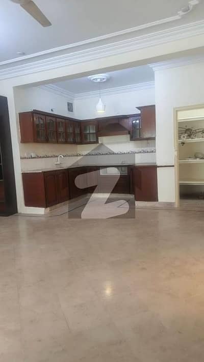 Well Maintained Upper Portion For Rent