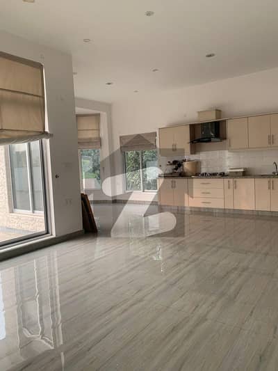 2 Kanal old House is available for sale in Model Town A Block with following specifications