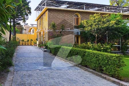 ایف ۔ 7 اسلام آباد میں 2 کنال مکان 12.0 لاکھ میں کرایہ پر دستیاب ہے۔