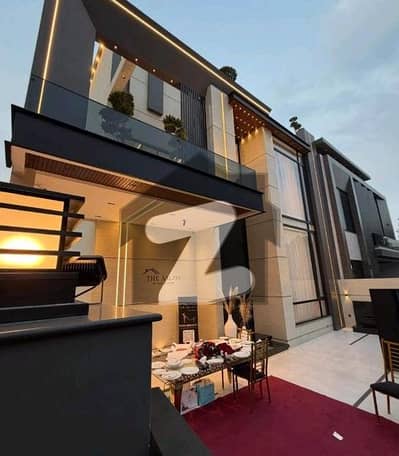 بحریہ ٹاؤن ۔ سیکٹر ایف بحریہ ٹاؤن,لاہور میں 5 کمروں کا 10 مرلہ مکان 5.95 کروڑ میں برائے فروخت۔