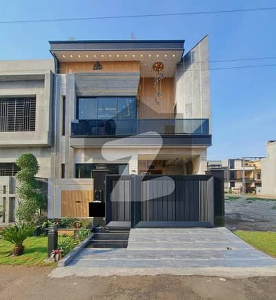 بحریہ ٹاؤن - جناح ایکسٹینشن بلاک بحریہ ٹاؤن سیکٹر ای,بحریہ ٹاؤن,لاہور میں 3 کمروں کا 5 مرلہ مکان 1.73 کروڑ میں برائے فروخت۔