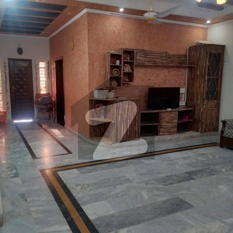 Prominently-Located 2800 Square Feet House Available In Media Town Prominently-Located 2800 Square Feet House Available In Media Town