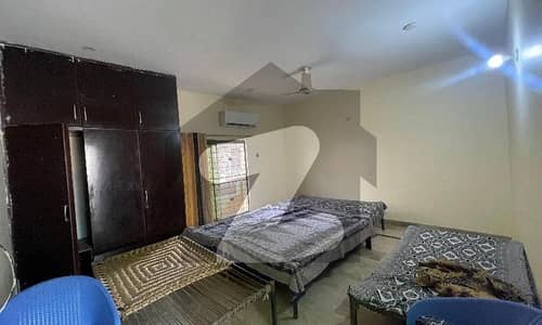 مرغزار آفیسرز کالونی لاہور میں 2 کمروں کا 4 مرلہ مکان 1.25 کروڑ میں برائے فروخت۔