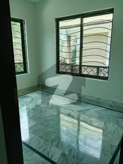 جی ۔ 11 اسلام آباد میں 5 کمروں کا 5 مرلہ مکان 4.5 کروڑ میں برائے فروخت۔