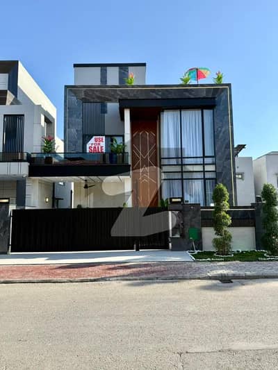 بحریہ ٹاؤن سیکٹر سی بحریہ ٹاؤن,لاہور میں 5 کمروں کا 10 مرلہ مکان 5.6 کروڑ میں برائے فروخت۔