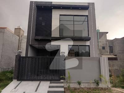 فارمینیٹی ہاؤسنگ سکیم - بلاک این پرائم ولاز فارمانئیٹس ہاؤسنگ سکیم,لاہور میں 3 کمروں کا 5 مرلہ مکان 1.8 کروڑ میں برائے فروخت۔