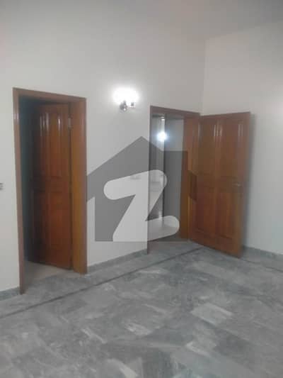 1 kanal Upper Portion For Rent In Revenue Society College Road