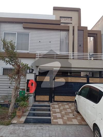 10 Marla Slightly Use Beautiful House For Rent In Sector C Bahria Town Lahore