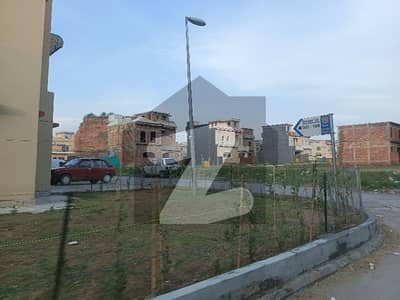 5 Marla Plot Available For sale