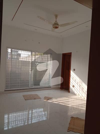 ڈی ایچ اے 9 ٹاؤن ۔ بلاک ڈی ڈی ایچ اے 9 ٹاؤن,ڈیفنس (ڈی ایچ اے),لاہور میں 4 کمروں کا 8 مرلہ مکان 1.9 لاکھ میں کرایہ پر دستیاب ہے۔