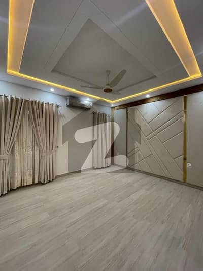 ڈی ایچ اے ڈیفینس فیز 2 ڈی ایچ اے ڈیفینس,اسلام آباد میں 3 کمروں کا 1 کنال بالائی پورشن 90.0 ہزار میں کرایہ پر دستیاب ہے۔