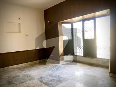 BEAUTIFULL UPPER PORTION HOUSE FOR RENT IN DHA LAHORE