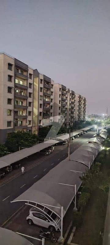 عسکری 11 ۔ سیکٹر بی اپارٹمنٹس عسکری 11,عسکری,لاہور میں 3 کمروں کا 10 مرلہ فلیٹ 1.2 لاکھ میں کرایہ پر دستیاب ہے۔