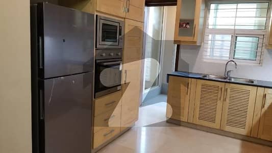 ایف ۔ 8 اسلام آباد میں 2 کمروں کا 10 مرلہ بالائی پورشن 2.8 لاکھ میں کرایہ پر دستیاب ہے۔