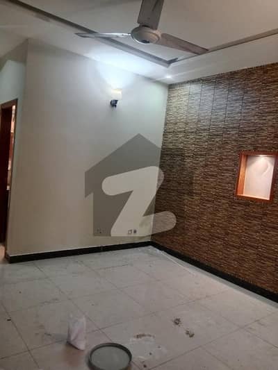 ڈی ۔ 12 اسلام آباد میں 4 کمروں کا 8 مرلہ مکان 2.3 لاکھ میں کرایہ پر دستیاب ہے۔